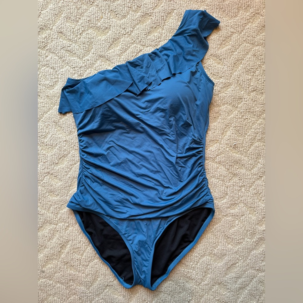 Hilor Size 14 Ruffle One Shoulder Swimsuit